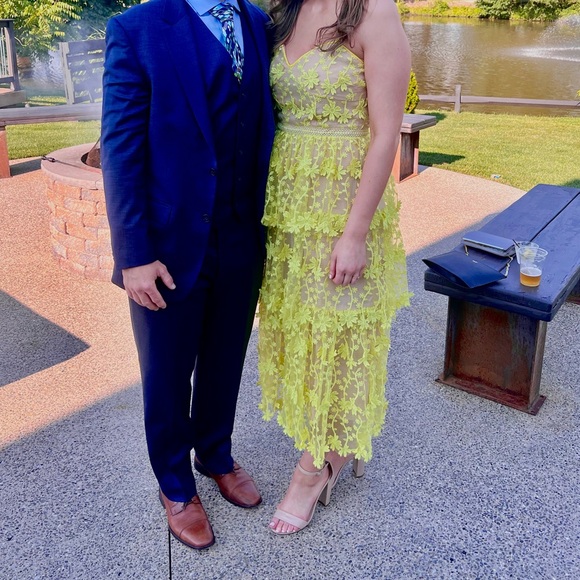 Vici Pascal Tiered crochet lace midi dress MEDIUM - Picture 2 of 3